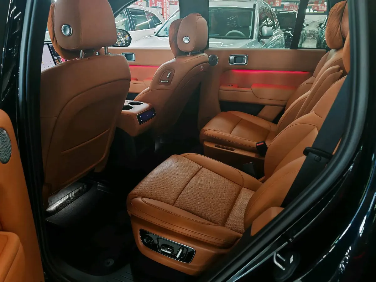 2024 Volvo S60 2.0T 197HP L4 7DCT,autocango,china used car exporter,china ev exporter,chinese used car exporter,chinese used ev exporter