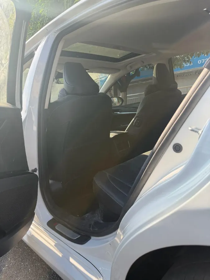 2025 Toyota Camry 2.0L 152HP L4 E-CVT Hybrid,autocango,china used car exporter,china ev exporter,chinese used car exporter,chinese used ev exporter