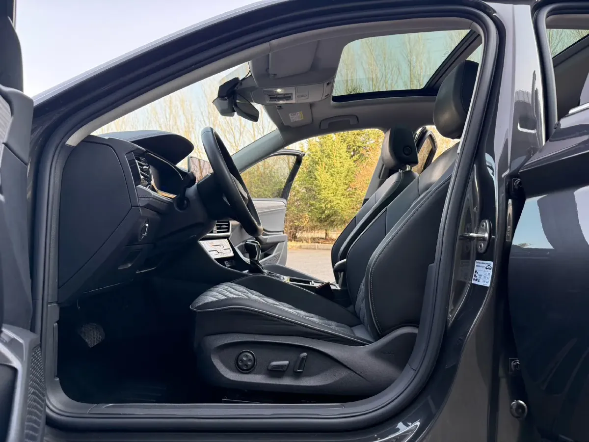 2023 Volkswagen Sagitar 1.4T 150HP L4 7DCT,autocango,china used car exporter,china ev exporter,chinese used car exporter,chinese used ev exporter