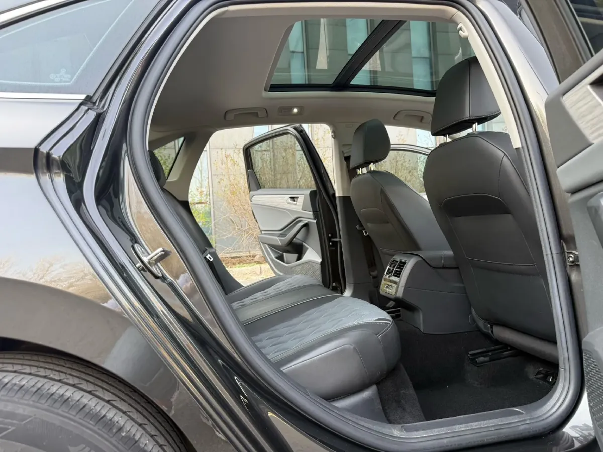 2023 Volkswagen Sagitar 1.4T 150HP L4 7DCT,autocango,china used car exporter,china ev exporter,chinese used car exporter,chinese used ev exporter