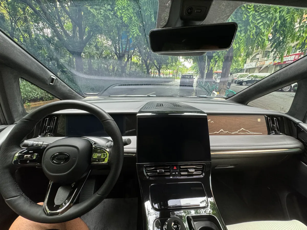 2023 GAC Trumpchi M8 2.0T 190HP L4 E-CVT Hybrid,autocango,china used car exporter,china ev exporter,chinese used car exporter,chinese used ev exporter