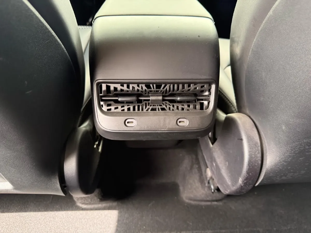 2024 Iveco OuSheng BEV 77.28KWH,autocango,china used car exporter,china ev exporter,chinese used car exporter,chinese used ev exporter