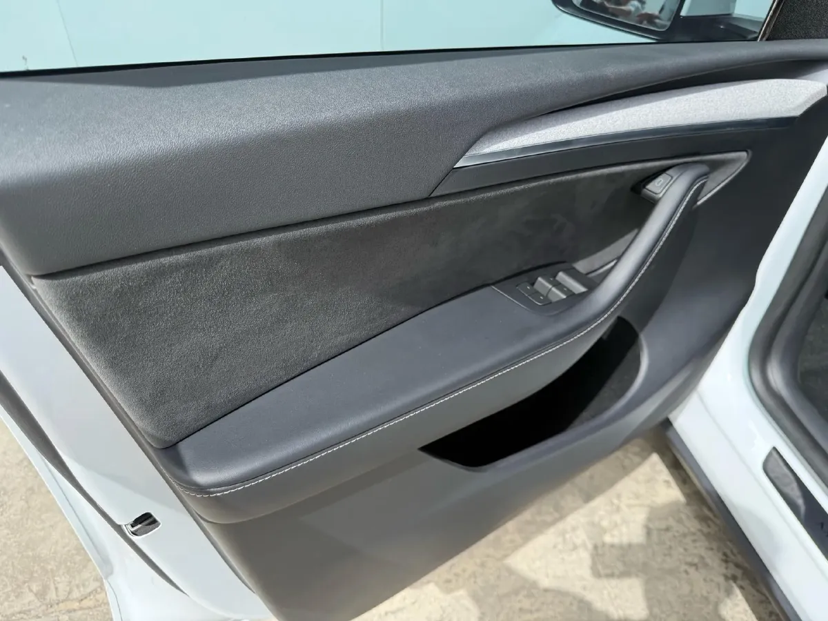 2024 Iveco OuSheng BEV 77.28KWH,autocango,china used car exporter,china ev exporter,chinese used car exporter,chinese used ev exporter