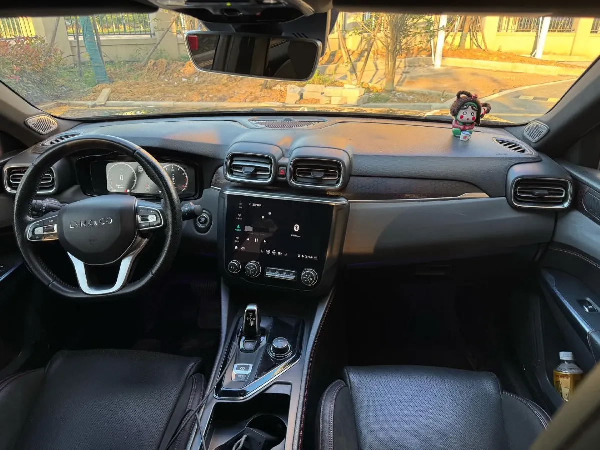 2019 LYNK&CO 01 2.0T 190HP L4 6AT,autocango,china used car exporter,china ev exporter,chinese used car exporter,chinese used ev exporter