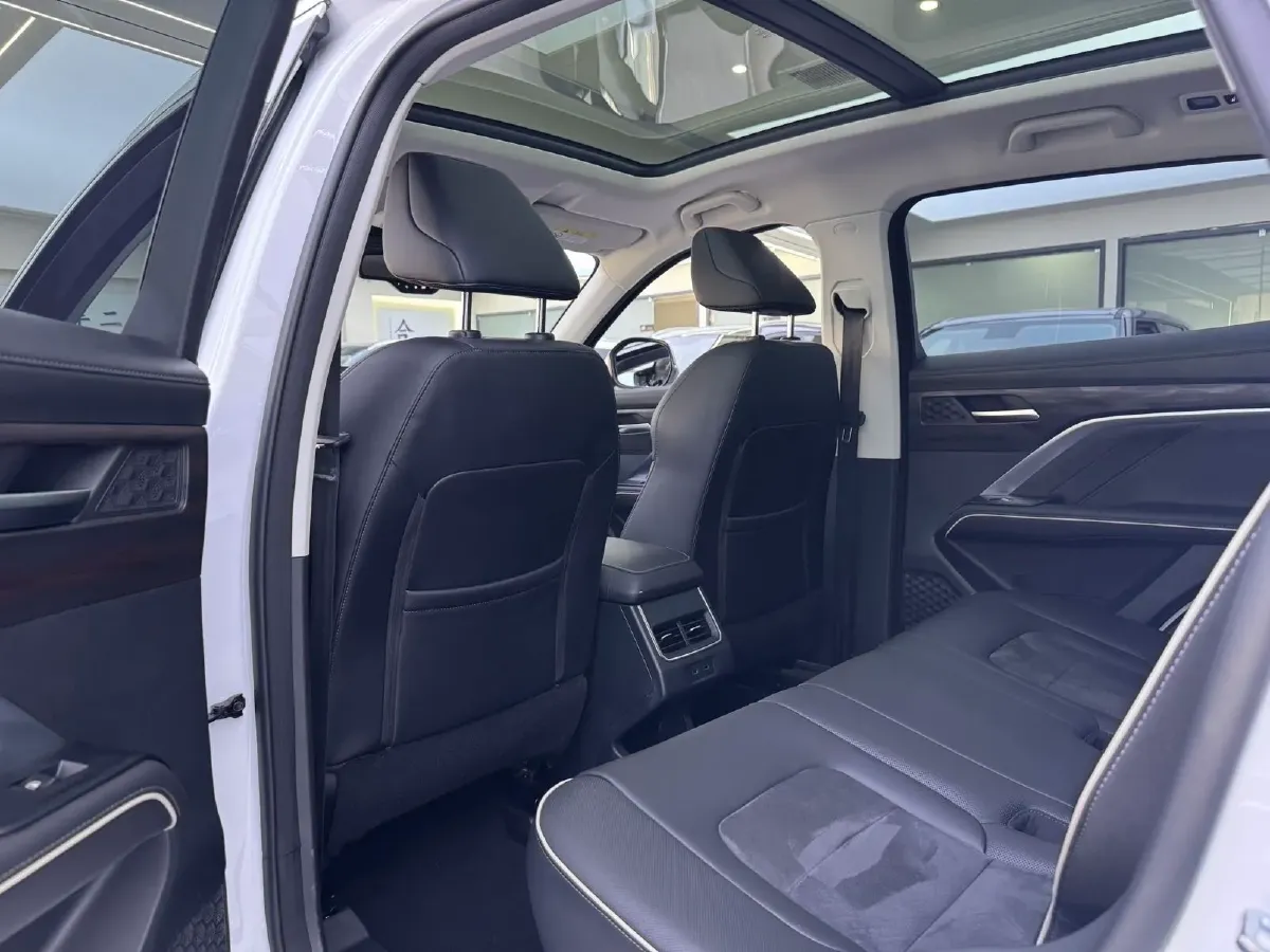 2021 Haval H6 1.5T 169HP L4 7DCT,autocango,china used car exporter,china ev exporter,chinese used car exporter,chinese used ev exporter