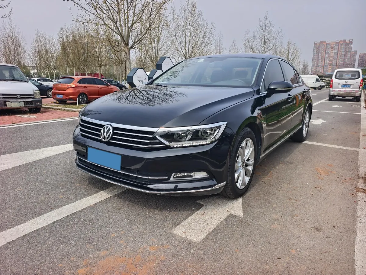 2018 Volkswagen Magotan 1.8T 180HP L4 7DCT,autocango,china used car exporter,china ev exporter,chinese used car exporter,chinese used ev exporter