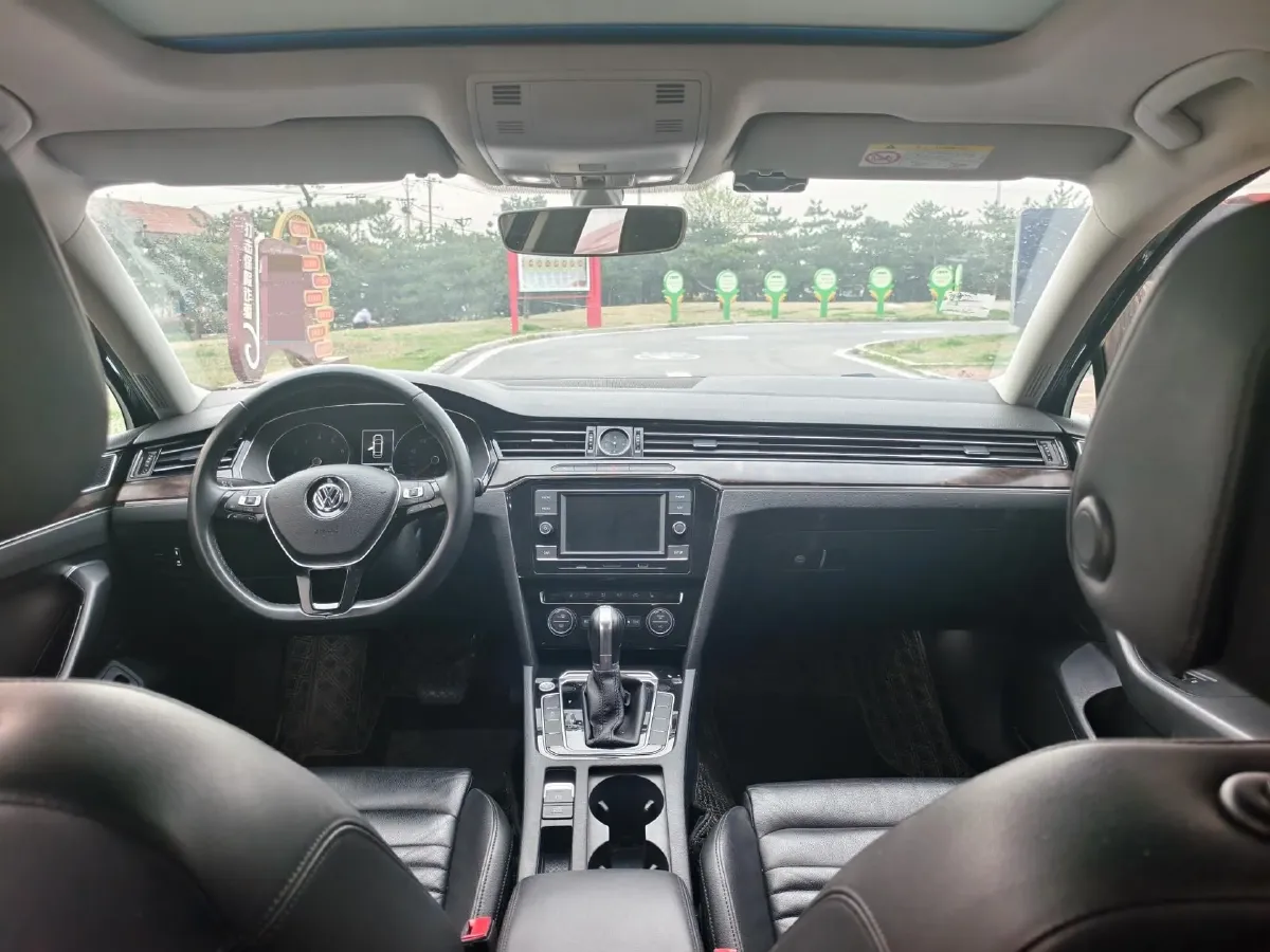 2018 Volkswagen Magotan 1.8T 180HP L4 7DCT,autocango,china used car exporter,china ev exporter,chinese used car exporter,chinese used ev exporter