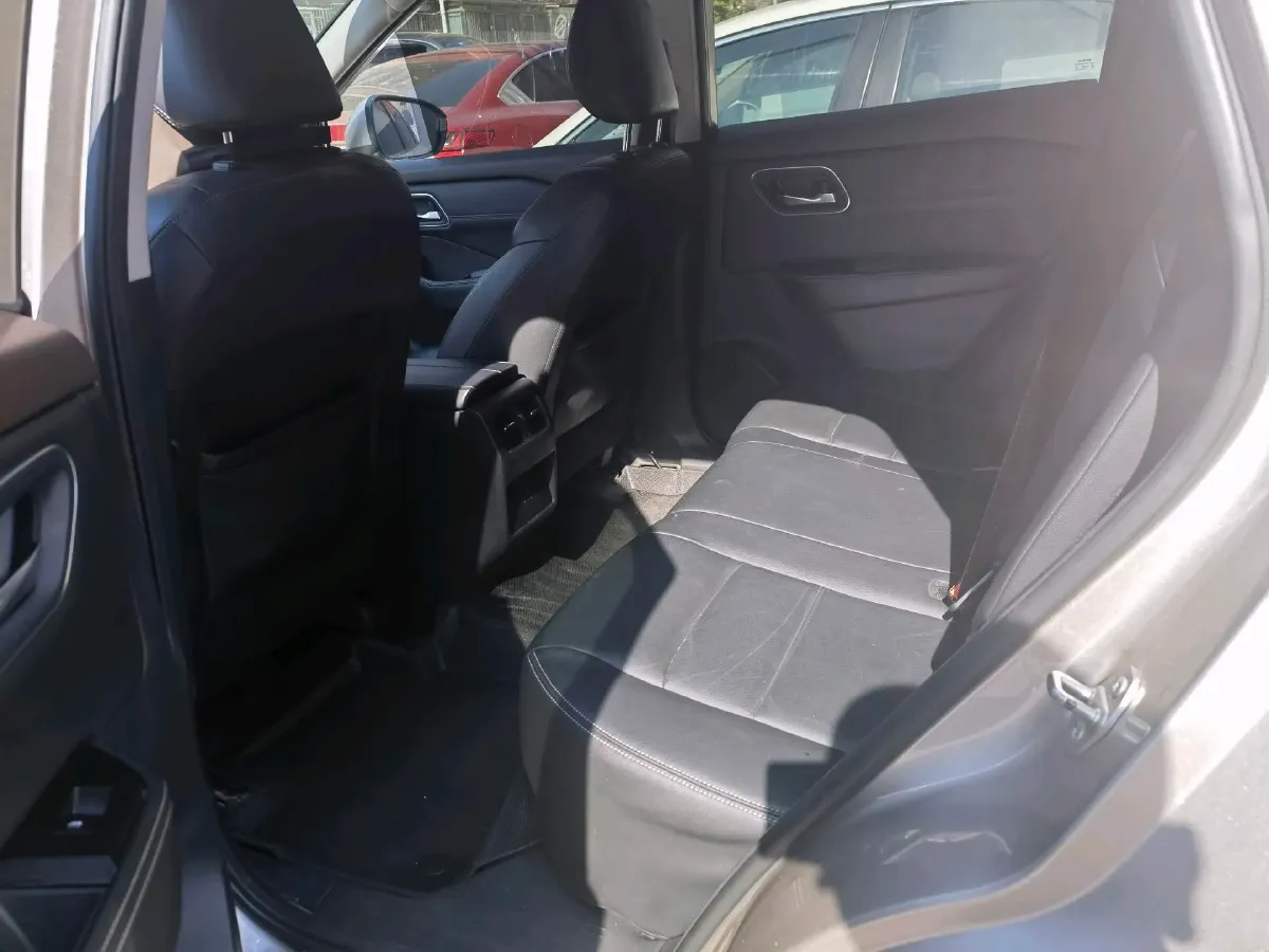 2021 Nissan X-Trail 1.5T 204HP L3 CVT,autocango,china used car exporter,china ev exporter,chinese used car exporter,chinese used ev exporter