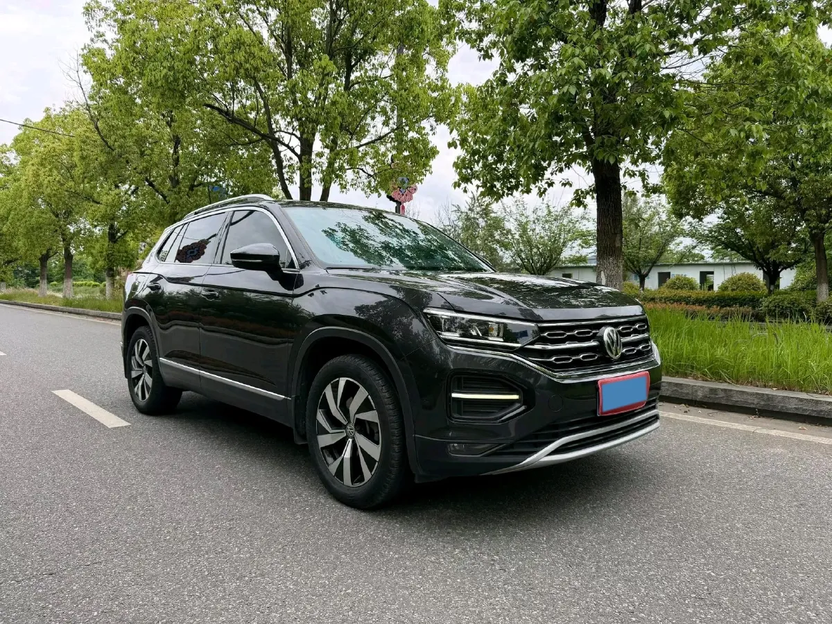 2019 Jeep Cherokee 2.0T 234HP L4 9AT,autocango,china used car exporter,china ev exporter,chinese used car exporter,chinese used ev exporter