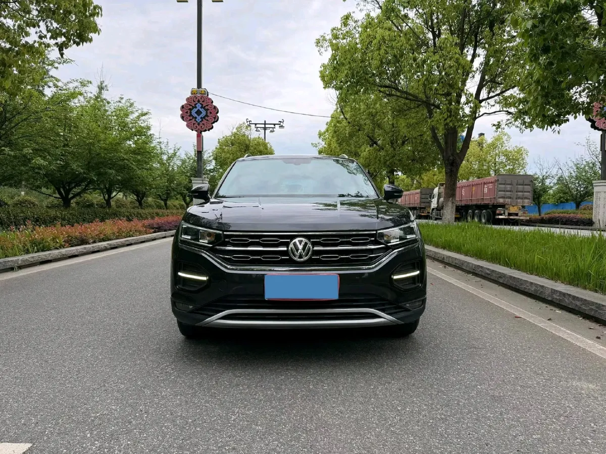 2019 Jeep Cherokee 2.0T 234HP L4 9AT,autocango,china used car exporter,china ev exporter,chinese used car exporter,chinese used ev exporter