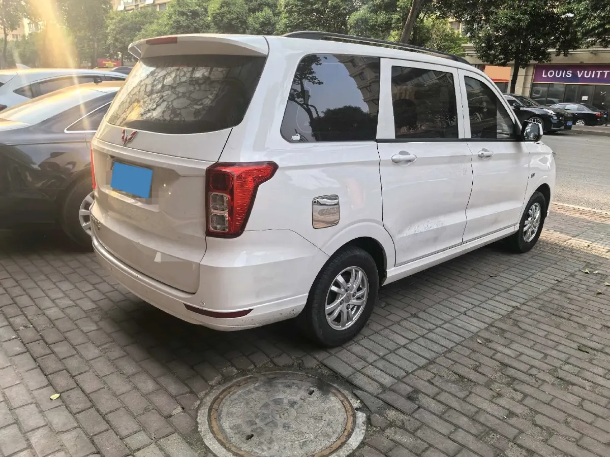 2018 WuLing HongGuang 1.5L 105HP L4 5MT,autocango,china used car exporter,china ev exporter,chinese used car exporter,chinese used ev exporter