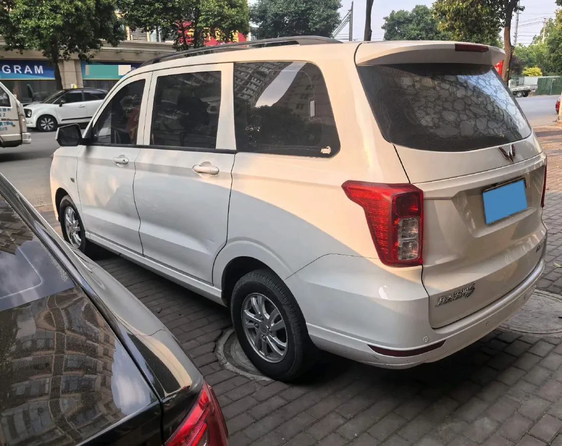 2018 WuLing HongGuang 1.5L 105HP L4 5MT,autocango,china used car exporter,china ev exporter,chinese used car exporter,chinese used ev exporter