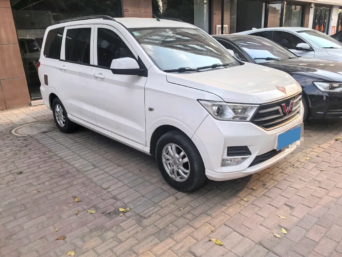 2018 WuLing HongGuang 1.5L 105HP L4 5MT,autocango,china used car exporter,china ev exporter,chinese used car exporter,chinese used ev exporter