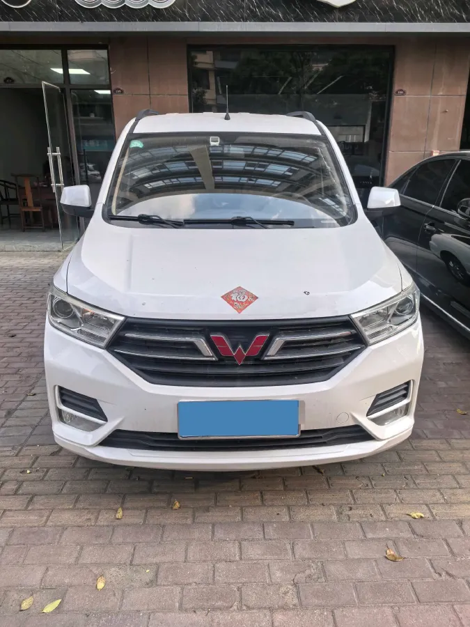 2018 WuLing HongGuang 1.5L 105HP L4 5MT,autocango,china used car exporter,china ev exporter,chinese used car exporter,chinese used ev exporter