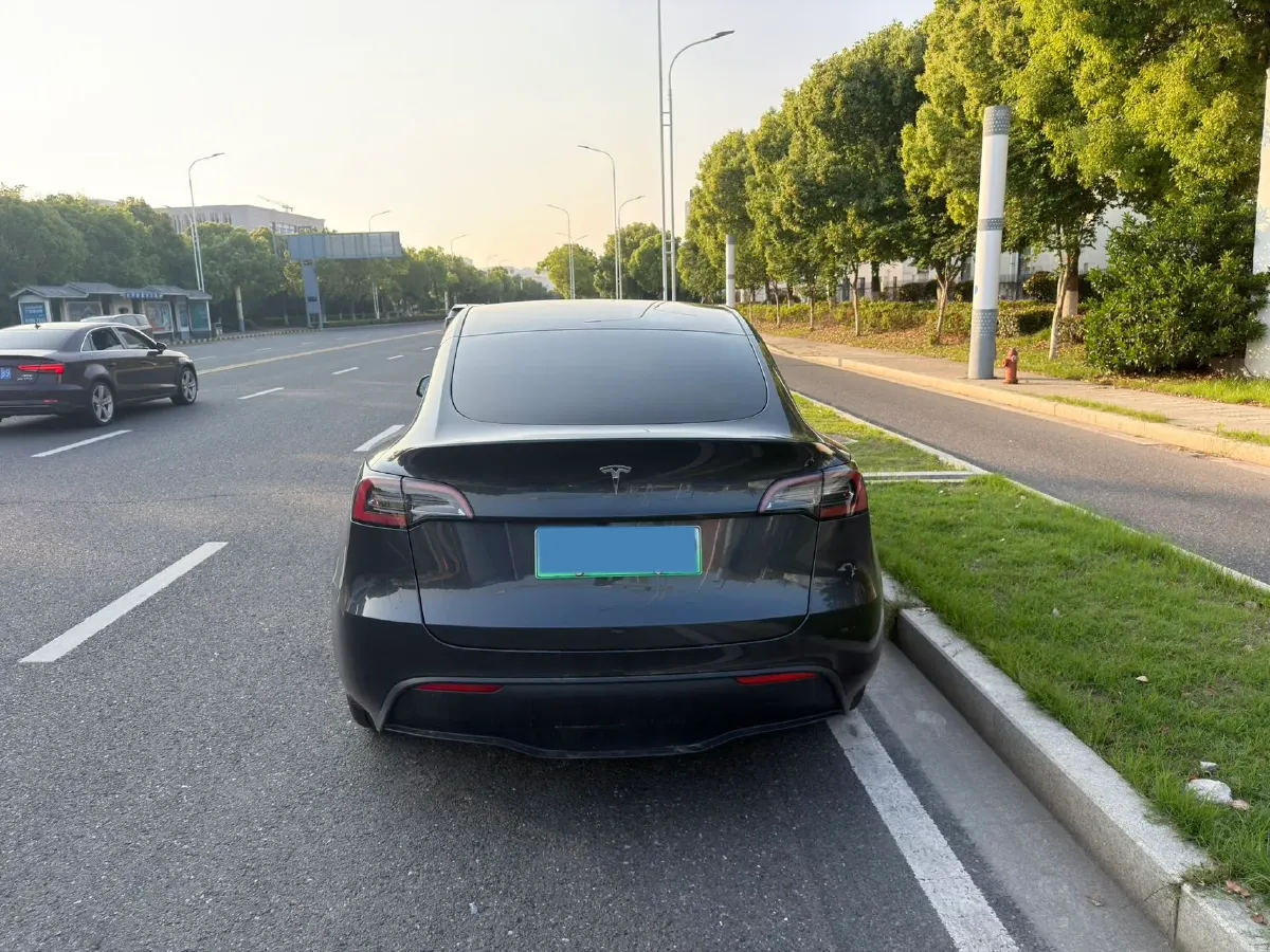 2024 Tesla Model Y BEV 78.4KWH,autocango,china used car exporter,china ev exporter,chinese used car exporter,chinese used ev exporter