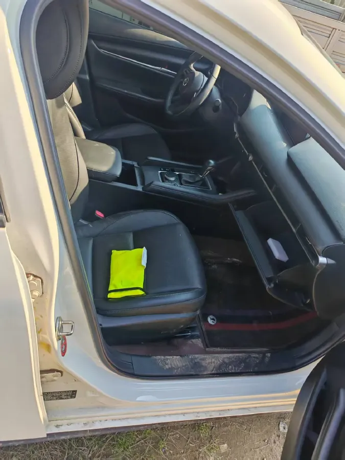 2020 Mazda 3 Axela 1.5L 117HP L4 6AT,autocango,china used car exporter,china ev exporter,chinese used car exporter,chinese used ev exporter