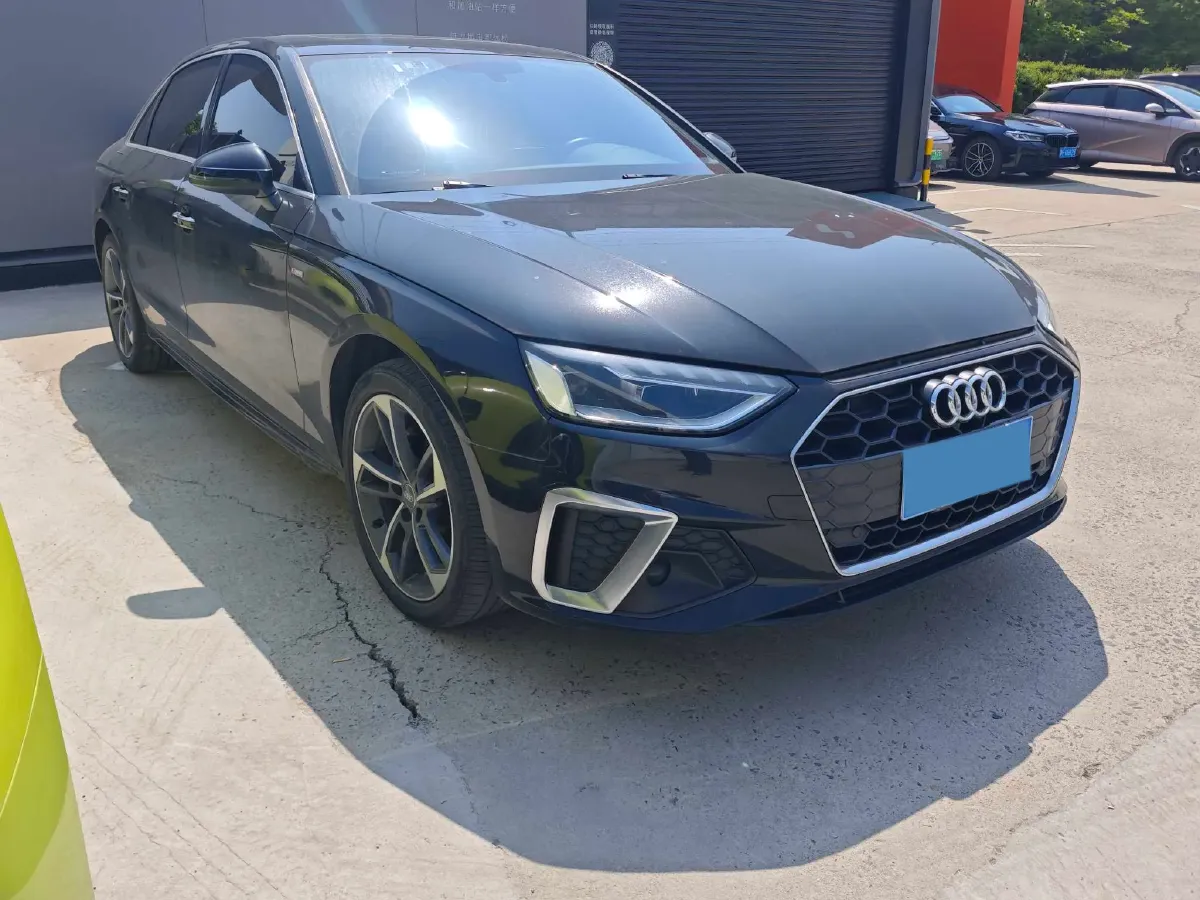 2020 Audi A4L 2.0T 190HP L4 7DCT,autocango,china used car exporter,china ev exporter,chinese used car exporter,chinese used ev exporter