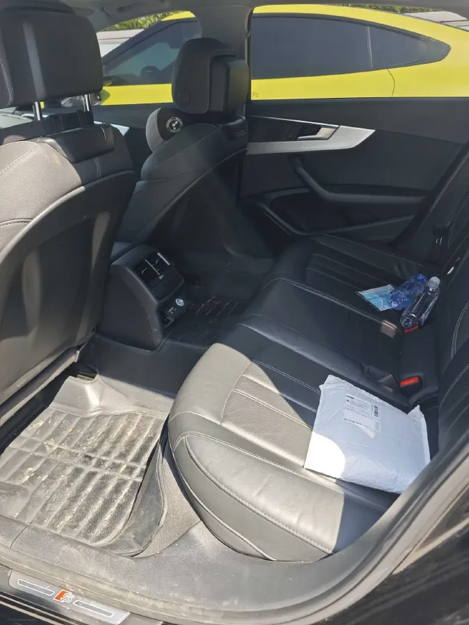 2020 Audi A4L 2.0T 190HP L4 7DCT,autocango,china used car exporter,china ev exporter,chinese used car exporter,chinese used ev exporter