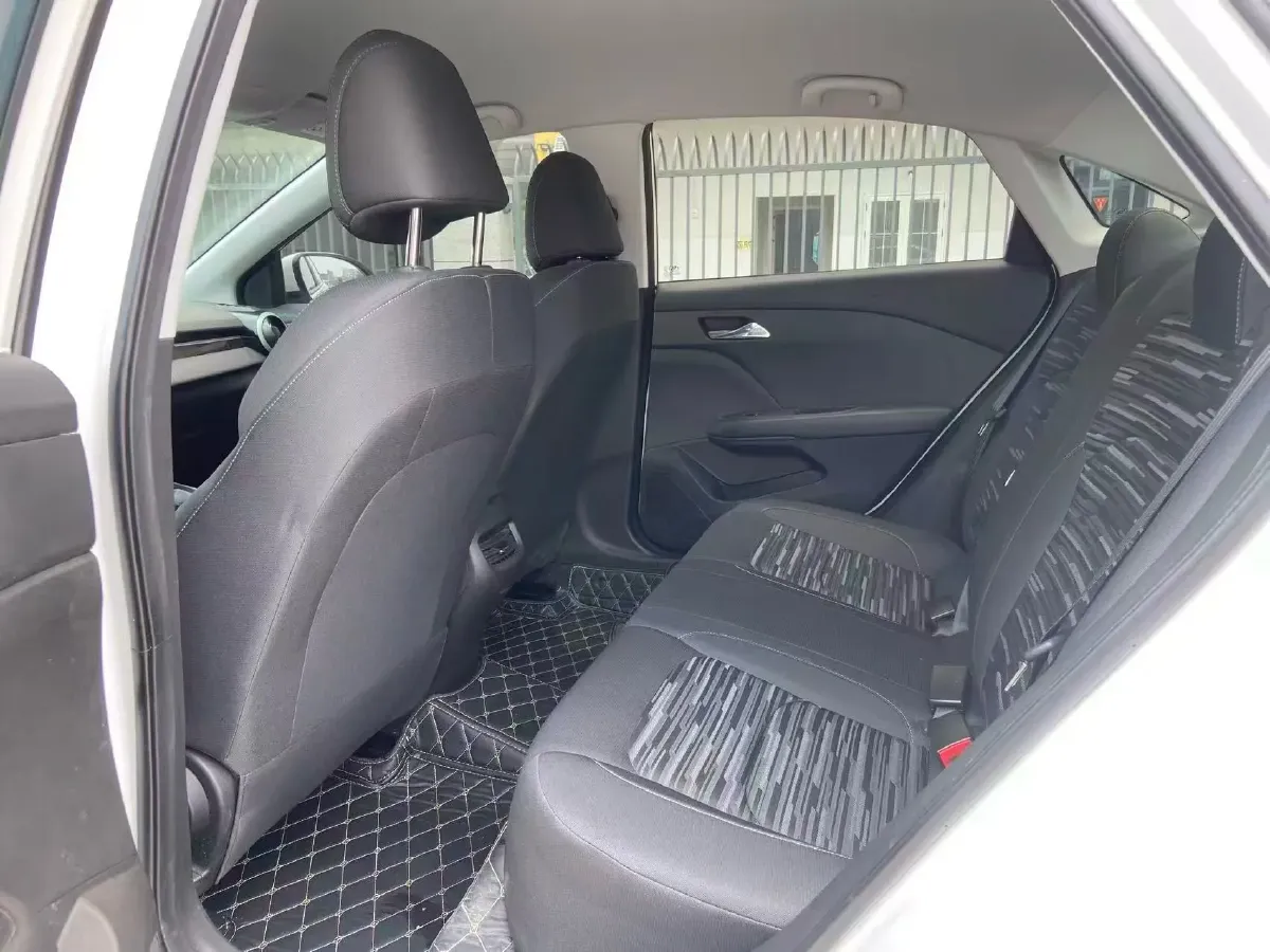 2023 Chevrolet Monza 1.5L 113HP L4 6DCT,autocango,china used car exporter,china ev exporter,chinese used car exporter,chinese used ev exporter