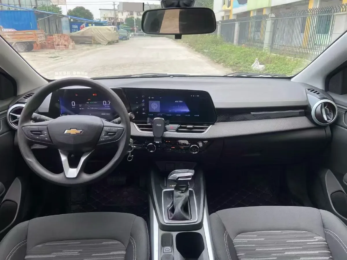 2023 Chevrolet Monza 1.5L 113HP L4 6DCT,autocango,china used car exporter,china ev exporter,chinese used car exporter,chinese used ev exporter