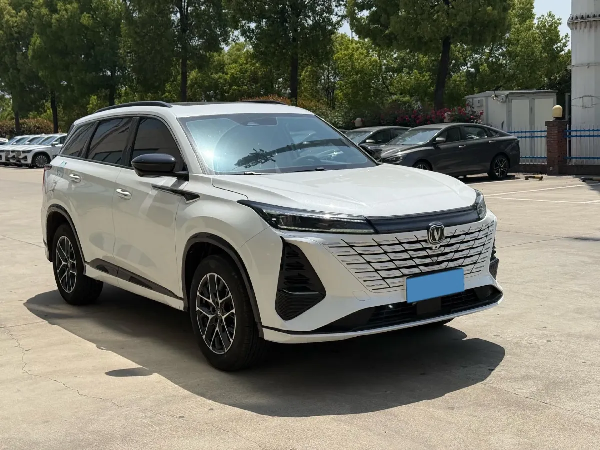 2024 ChangAn CS75 Plus 1.5T 188HP L4 8AT,autocango,china used car exporter,china ev exporter,chinese used car exporter,chinese used ev exporter