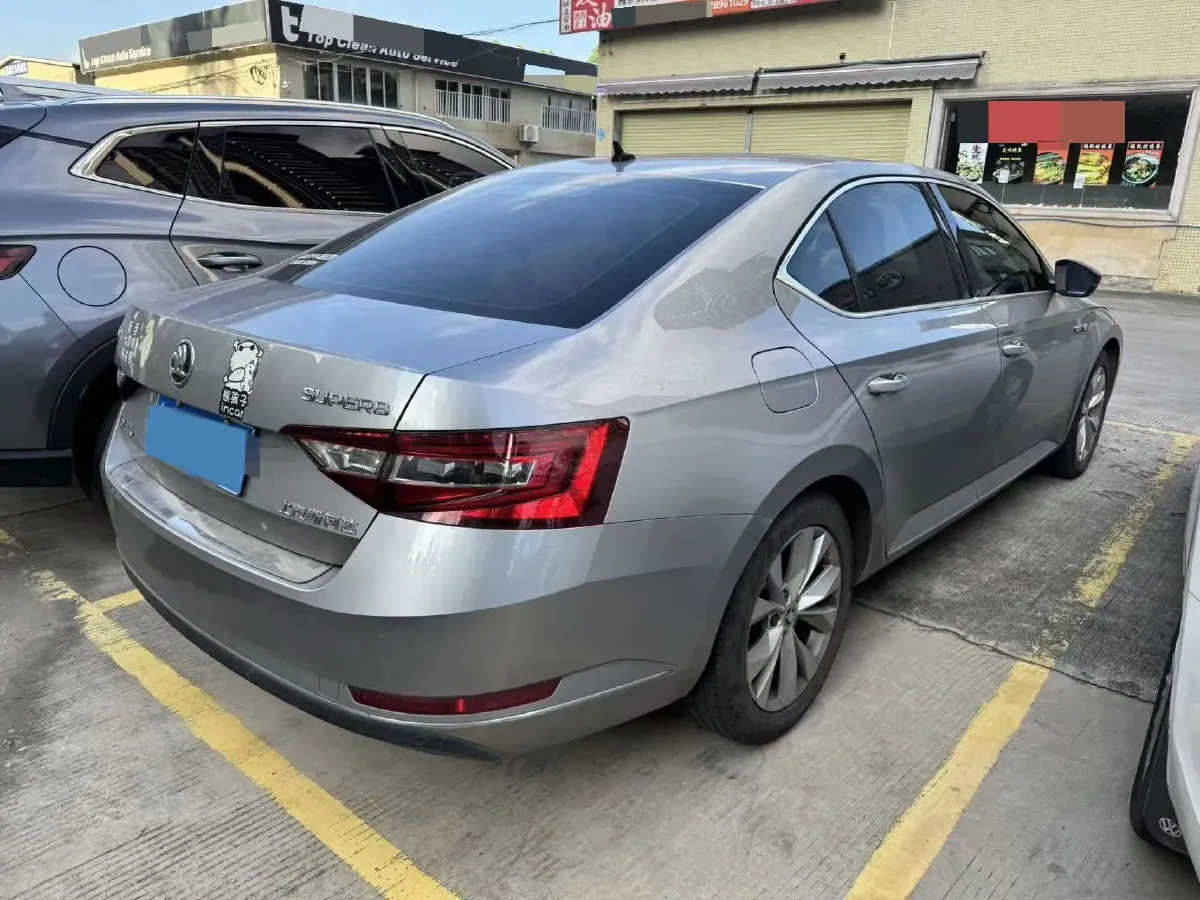 2018 Skoda Superb 1.8T 180HP L4 7DCT,autocango,china used car exporter,china ev exporter,chinese used car exporter,chinese used ev exporter