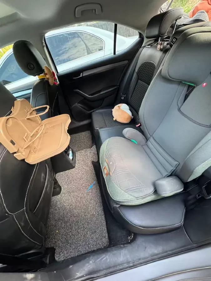 2018 Skoda Superb 1.8T 180HP L4 7DCT,autocango,china used car exporter,china ev exporter,chinese used car exporter,chinese used ev exporter