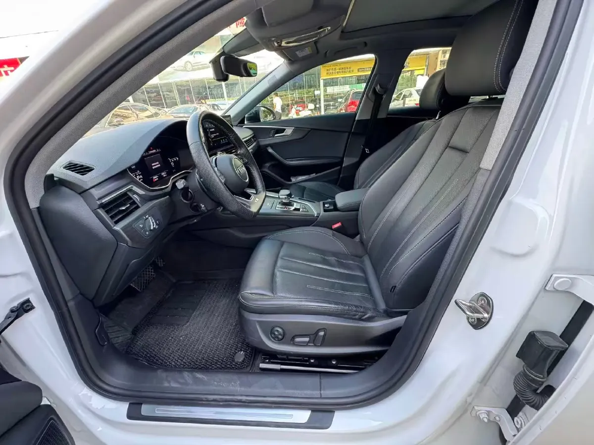 2020 Audi A4L 2.0T 252HP L4 7DCT,autocango,china used car exporter,china ev exporter,chinese used car exporter,chinese used ev exporter
