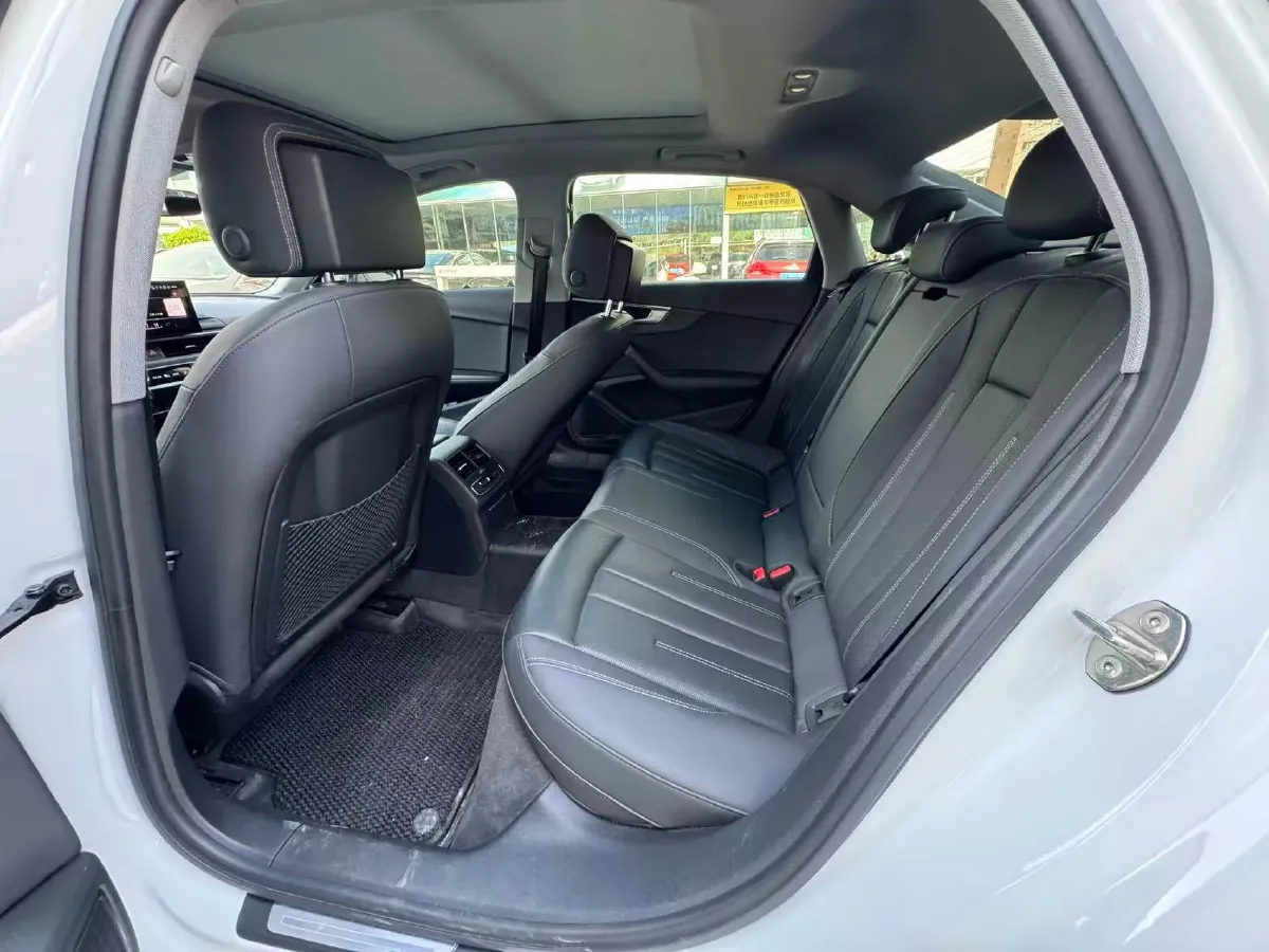 2020 Audi A4L 2.0T 252HP L4 7DCT,autocango,china used car exporter,china ev exporter,chinese used car exporter,chinese used ev exporter