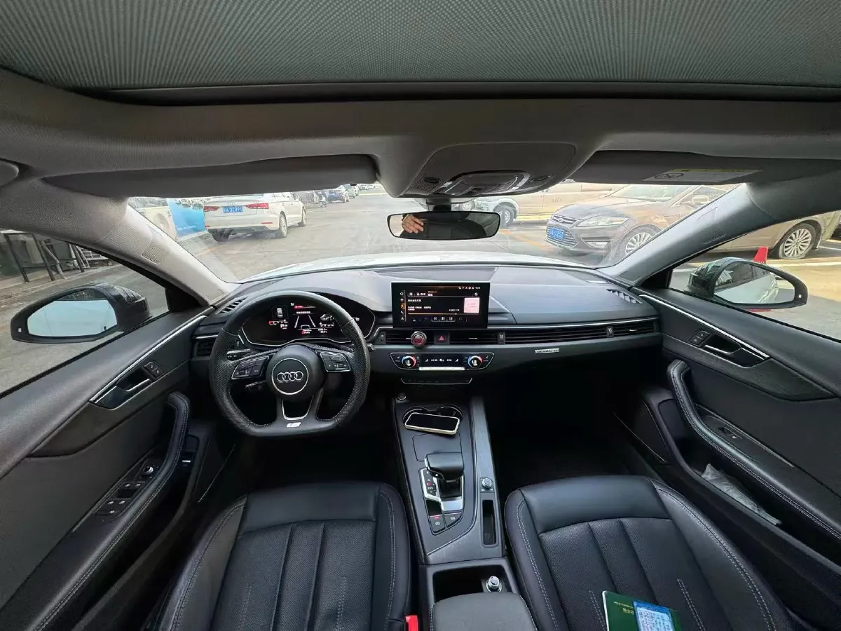 2020 Audi A4L 2.0T 252HP L4 7DCT,autocango,china used car exporter,china ev exporter,chinese used car exporter,chinese used ev exporter