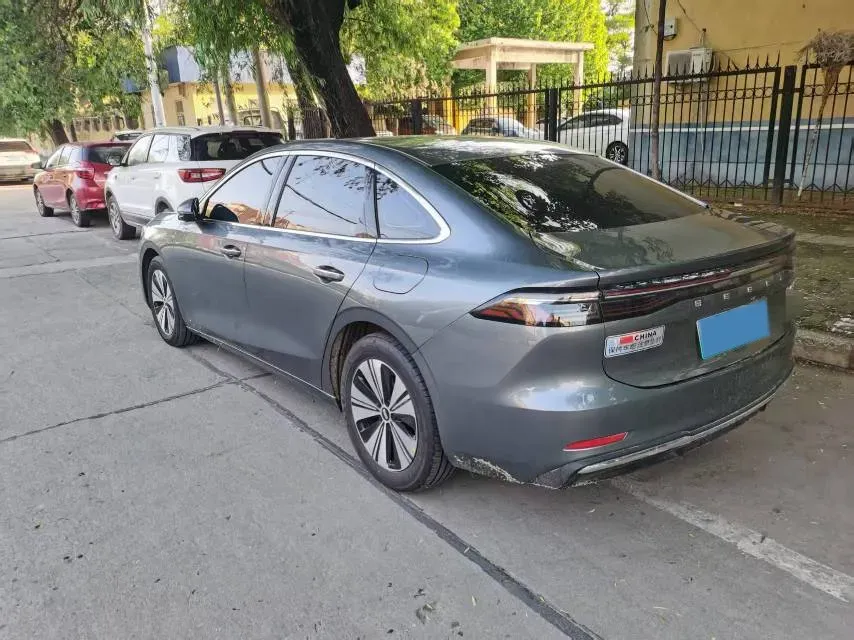 2025 Geely Galaxy A7 1.5L 112HP L4 1DHT PHEV,autocango,china used car exporter,china ev exporter,chinese used car exporter,chinese used ev exporter