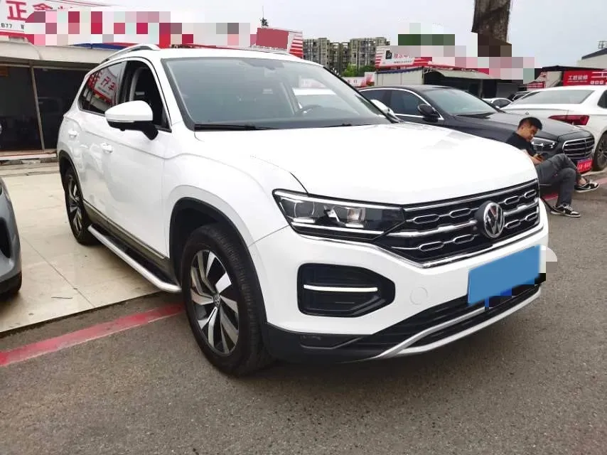 2019 Jeep Cherokee 2.0T 234HP L4 9AT,autocango,china used car exporter,china ev exporter,chinese used car exporter,chinese used ev exporter
