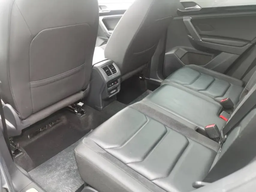 2019 Jeep Cherokee 2.0T 234HP L4 9AT,autocango,china used car exporter,china ev exporter,chinese used car exporter,chinese used ev exporter