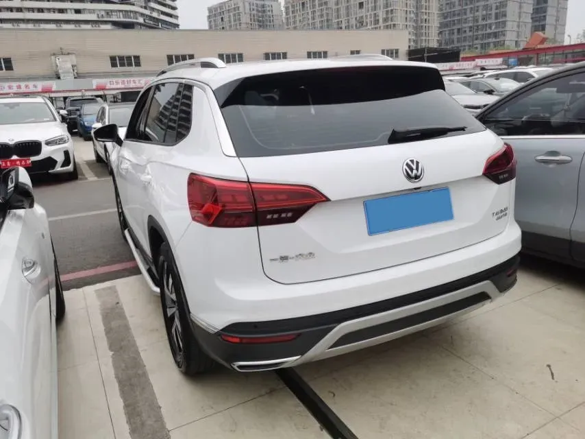 2019 Jeep Cherokee 2.0T 234HP L4 9AT,autocango,china used car exporter,china ev exporter,chinese used car exporter,chinese used ev exporter