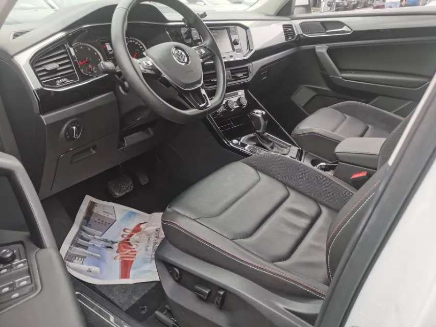 2019 Jeep Cherokee 2.0T 234HP L4 9AT,autocango,china used car exporter,china ev exporter,chinese used car exporter,chinese used ev exporter