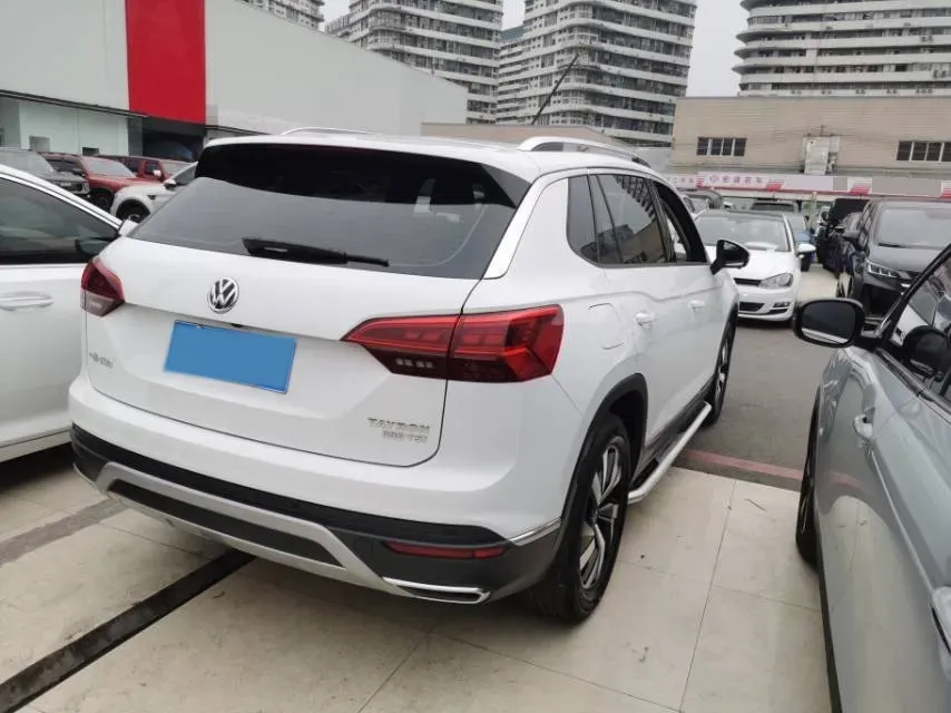 2019 Jeep Cherokee 2.0T 234HP L4 9AT,autocango,china used car exporter,china ev exporter,chinese used car exporter,chinese used ev exporter