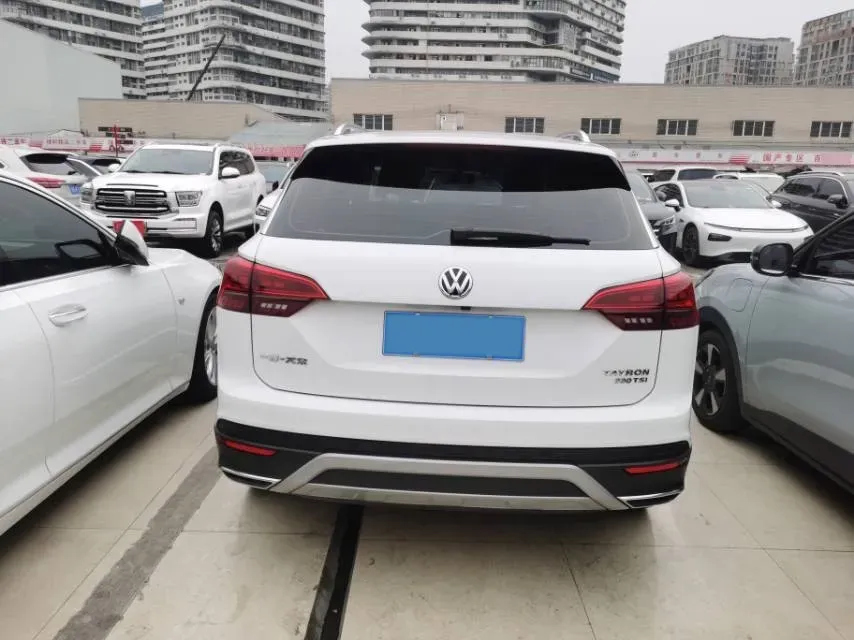 2019 Jeep Cherokee 2.0T 234HP L4 9AT,autocango,china used car exporter,china ev exporter,chinese used car exporter,chinese used ev exporter