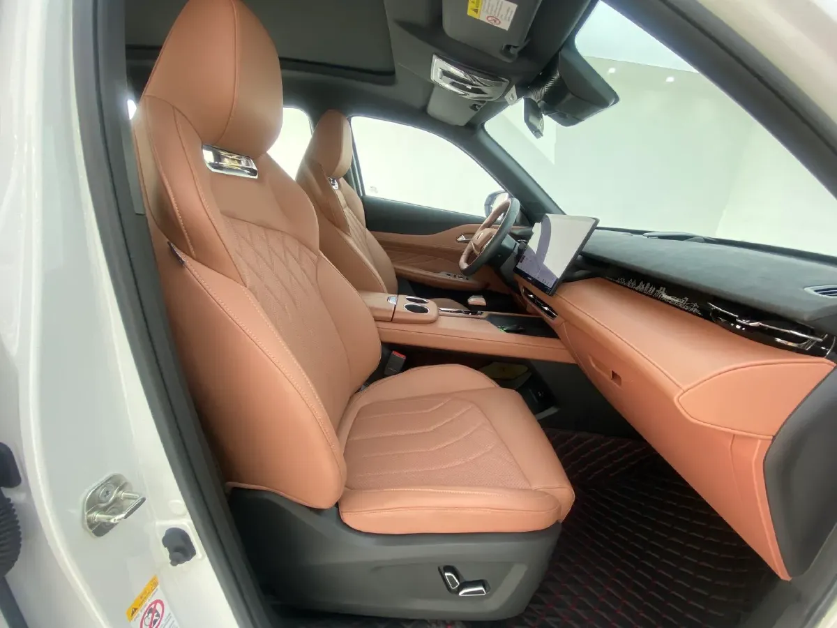 2024 ChangAn UNI-Z 1.5L 98HP L4 E-CVT PHEV 18.4KWH,autocango,china used car exporter,china ev exporter,chinese used car exporter,chinese used ev exporter