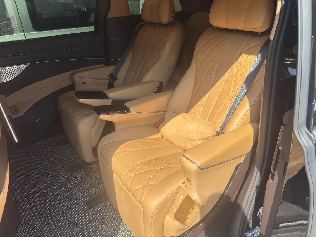 2025 Denza D9 1.5T 156HP L4 E-CVT PHEV 40KWH,autocango,china used car exporter,china ev exporter,chinese used car exporter,chinese used ev exporter