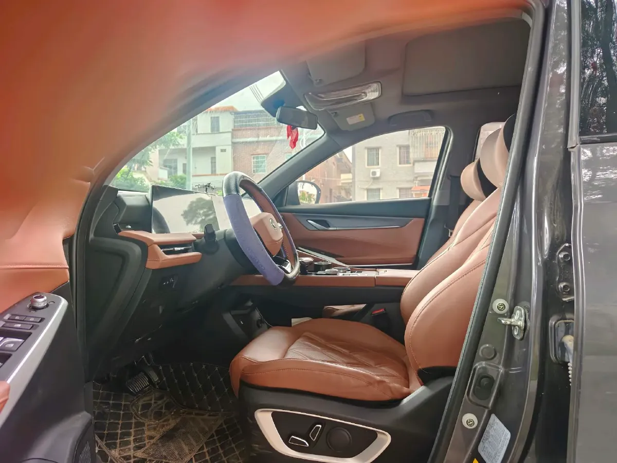 2023 ChangAn CS75 Plus 1.5T 188HP L4 8AT,autocango,china used car exporter,china ev exporter,chinese used car exporter,chinese used ev exporter