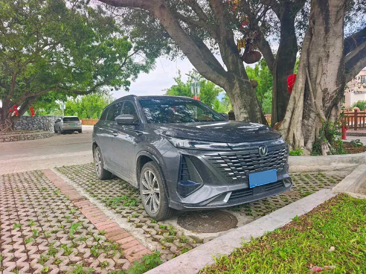 2023 ChangAn CS75 Plus 1.5T 188HP L4 8AT,autocango,china used car exporter,china ev exporter,chinese used car exporter,chinese used ev exporter