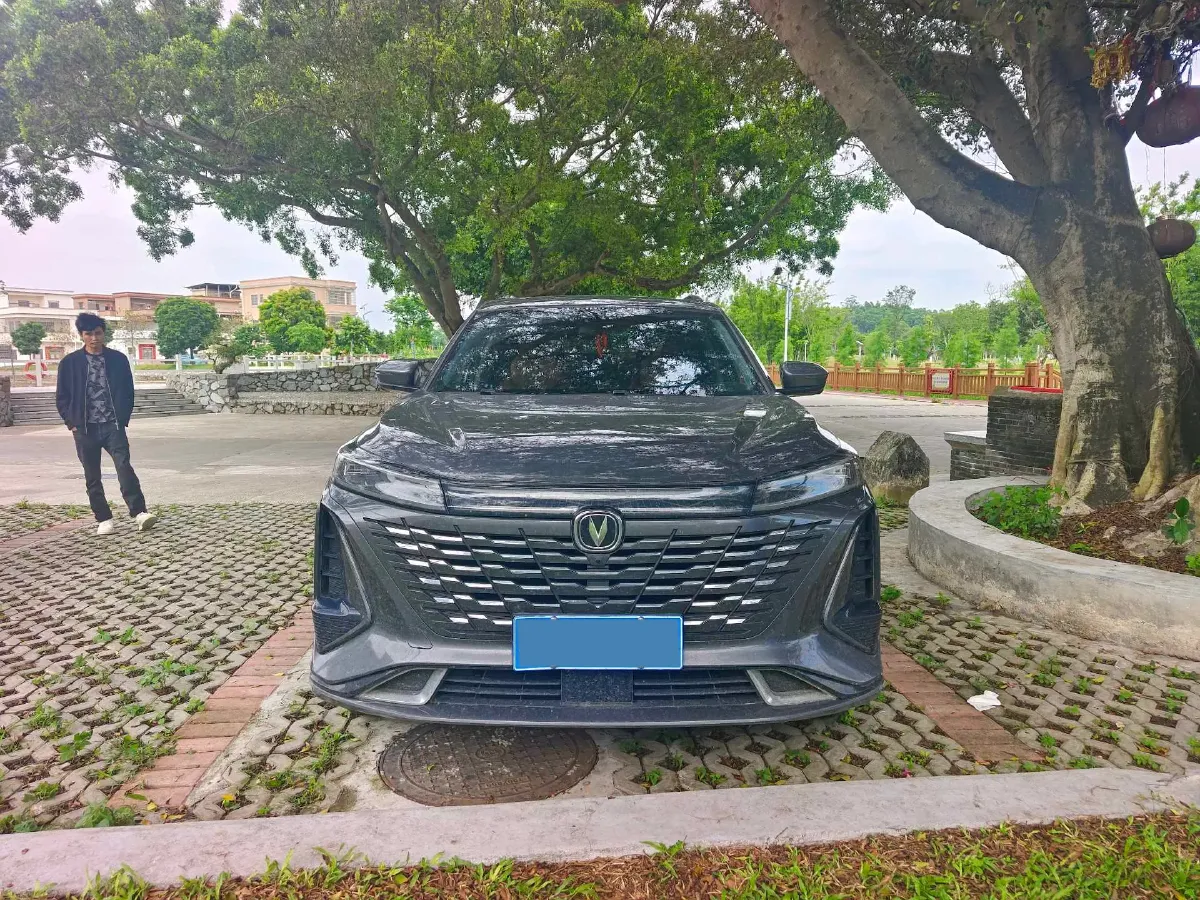 2023 ChangAn CS75 Plus 1.5T 188HP L4 8AT,autocango,china used car exporter,china ev exporter,chinese used car exporter,chinese used ev exporter