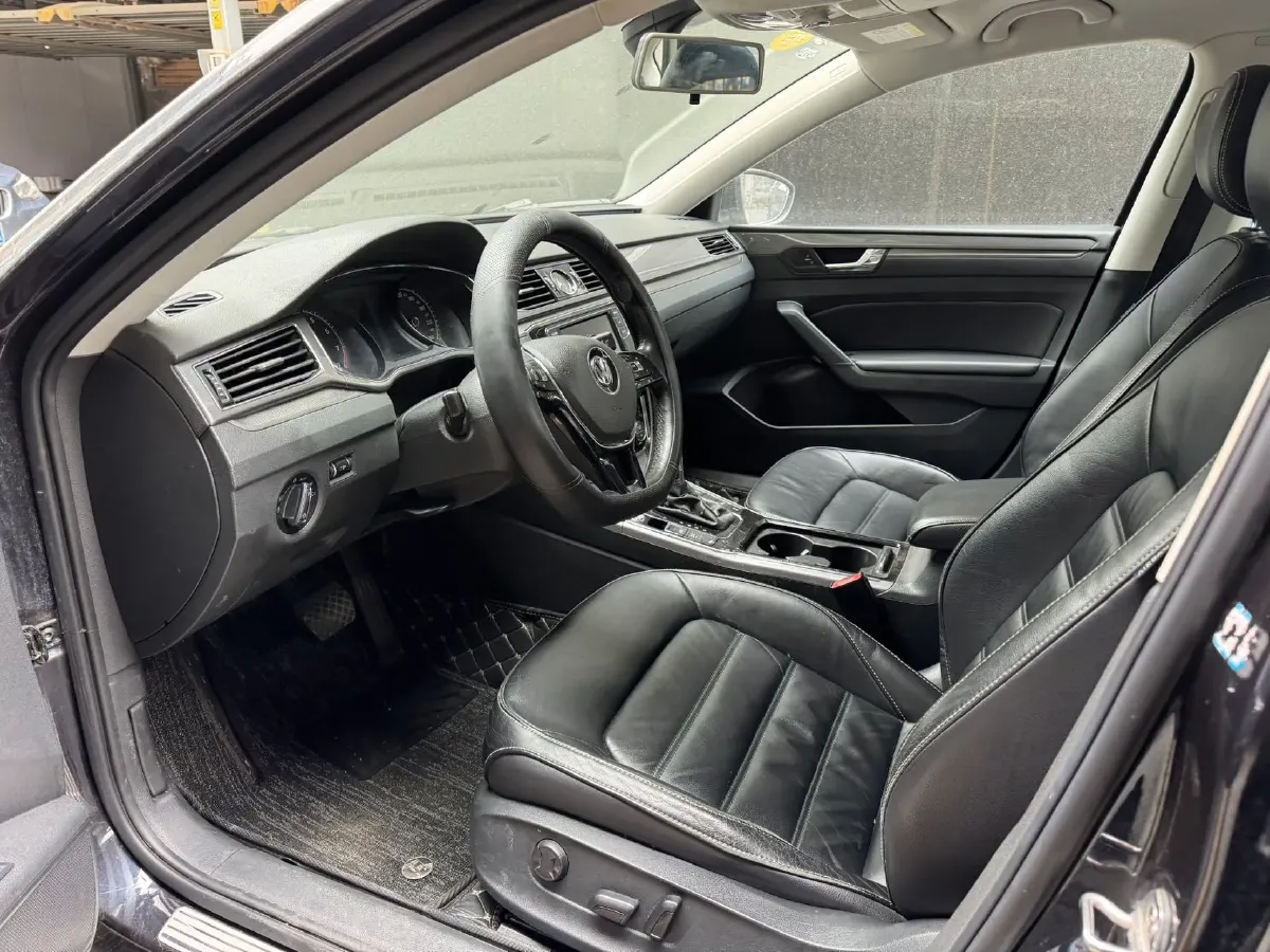 2016 Volkswagen Passat 1.8T 180HP L4 7DCT,autocango,china used car exporter,china ev exporter,chinese used car exporter,chinese used ev exporter