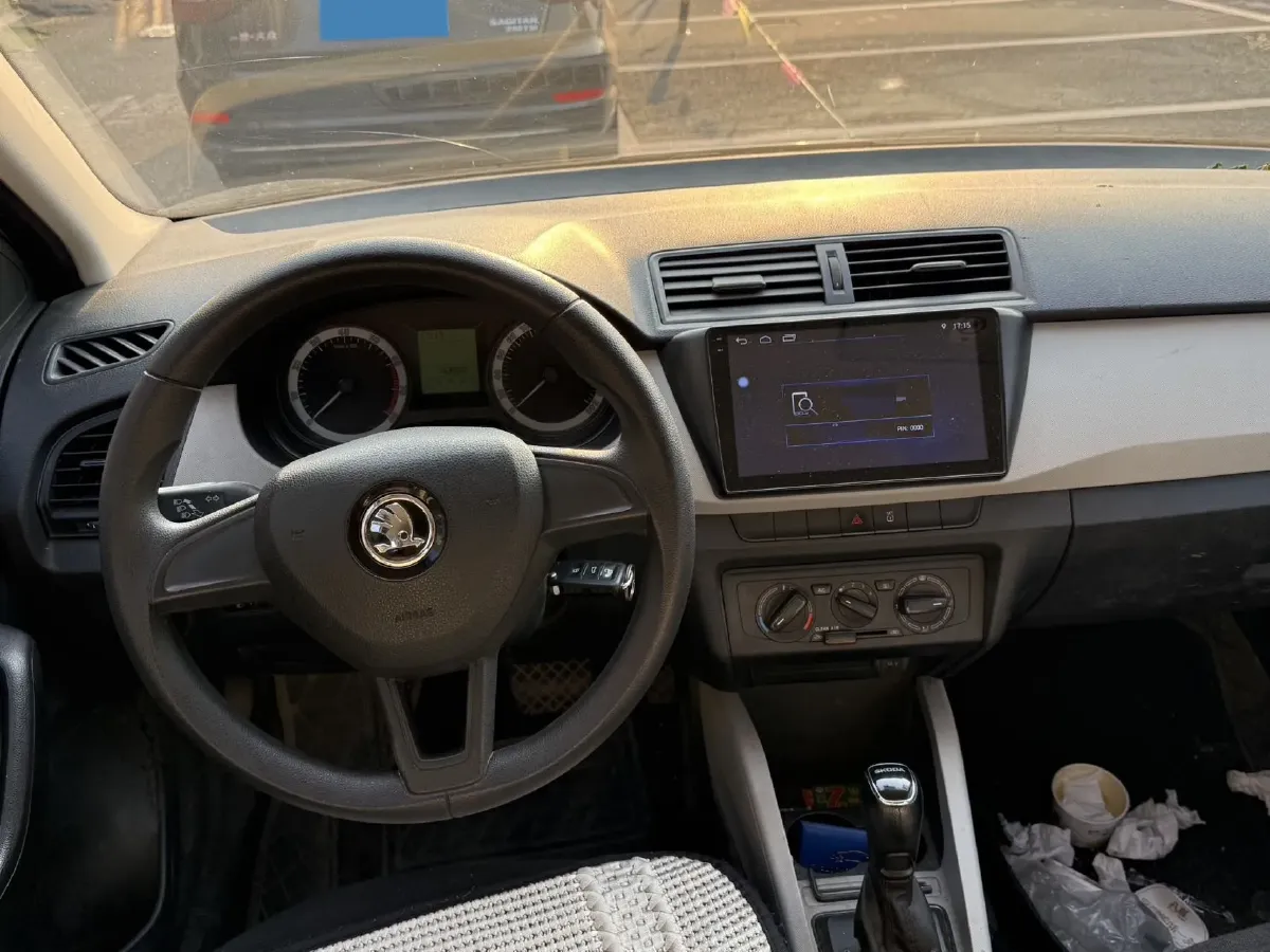 2017 Skoda Fabia 1.4L 90HP L4 6AT,autocango,china used car exporter,china ev exporter,chinese used car exporter,chinese used ev exporter