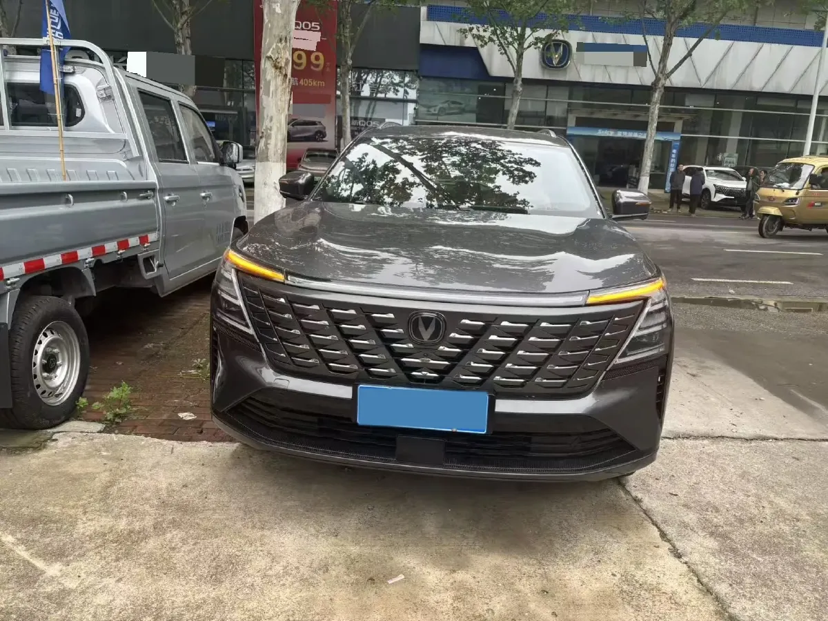 2025 ChangAn CS75 Plus 1.5T 192HP L4 8AT,autocango,china used car exporter,china ev exporter,chinese used car exporter,chinese used ev exporter