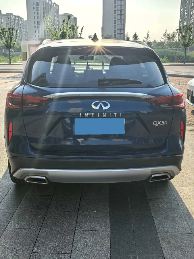 2018 Infiniti QX30 2.0T 211HP L4 7DCT,autocango,china used car exporter,china ev exporter,chinese used car exporter,chinese used ev exporter