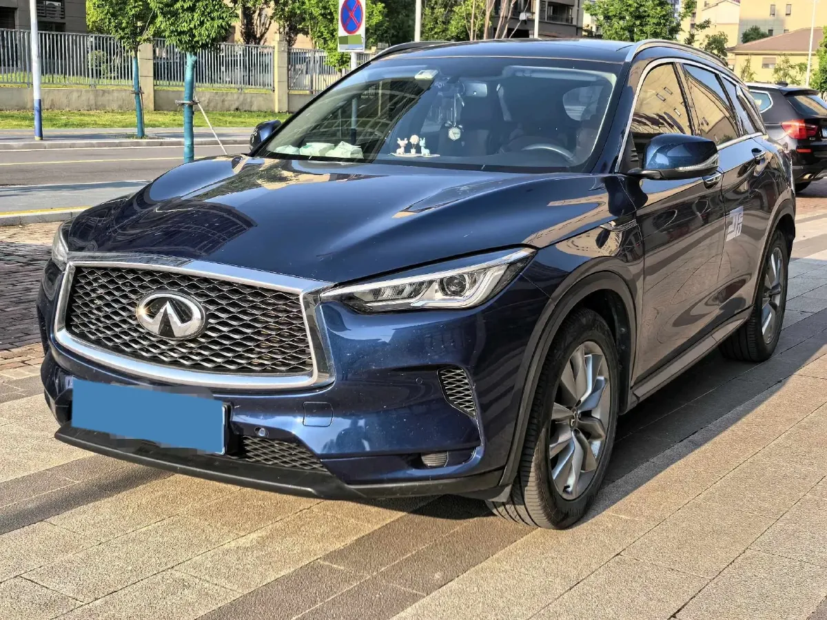 2018 Infiniti QX30 2.0T 211HP L4 7DCT,autocango,china used car exporter,china ev exporter,chinese used car exporter,chinese used ev exporter