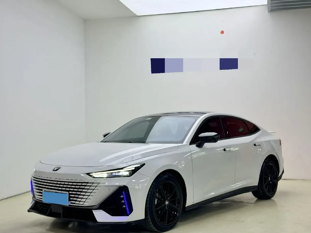 2022 ChangAn UNI-V 1.5T 188HP L4 7DCT,autocango,china used car exporter,china ev exporter,chinese used car exporter,chinese used ev exporter