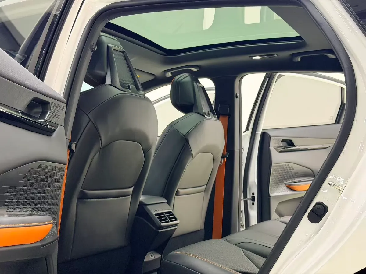 2022 ChangAn UNI-V 1.5T 188HP L4 7DCT,autocango,china used car exporter,china ev exporter,chinese used car exporter,chinese used ev exporter