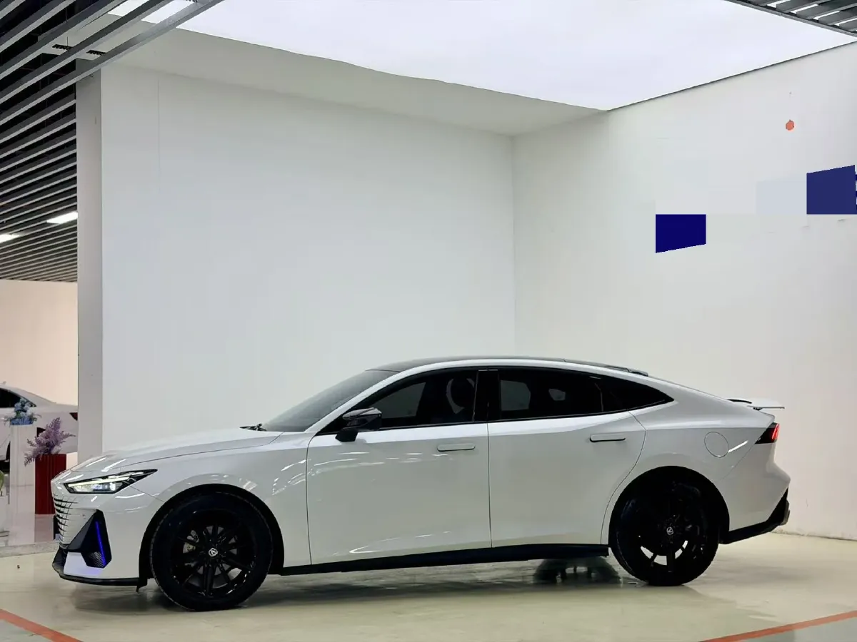 2022 ChangAn UNI-V 1.5T 188HP L4 7DCT,autocango,china used car exporter,china ev exporter,chinese used car exporter,chinese used ev exporter